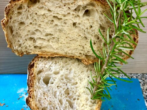 Pane con infuso di rosmarino