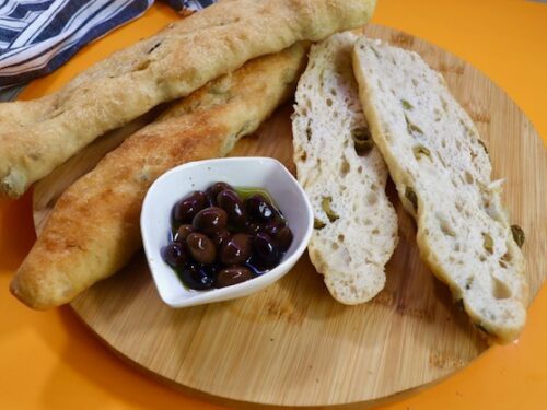 Filoncini di pane soffici alle olive