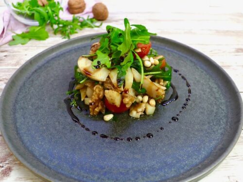 Insalata di seppie con noci e pinoli