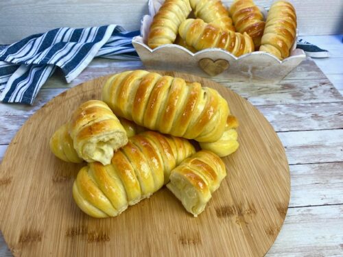 Panini soffici con formaggio filante