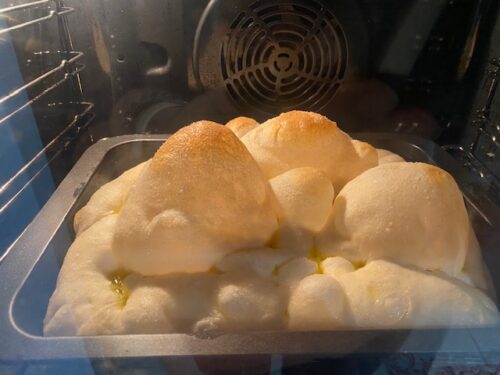 Focaccia con bollicine giganti di Animaincucina
