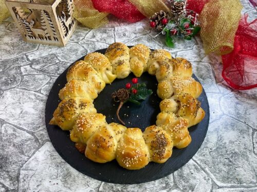 Ghirlanda di Cornetti Salati Farciti: Ricetta Facile e Sfiziosa per le Feste