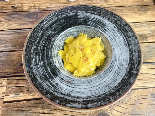 Farfalle Cremose con Patate, Porri e Zafferano: Primo Piatto Delicato e Avvolgente